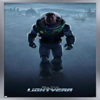 Disney Pixar Lightyear - Buzz Lightyear Jedan zidni poster od jednog lima, 22.375 34 uokviren